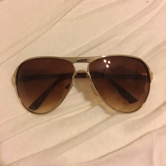 Sunglasses Lot - Picture 7 of 8